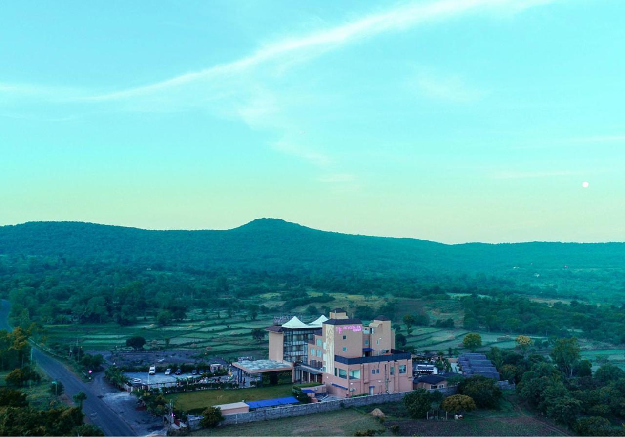 Regenta Resort Belagavi Bagian luar foto